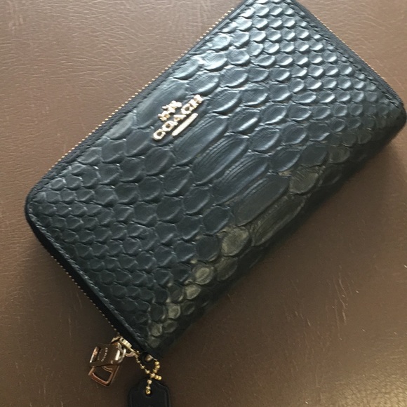 Coach Handbags - Coach wallet